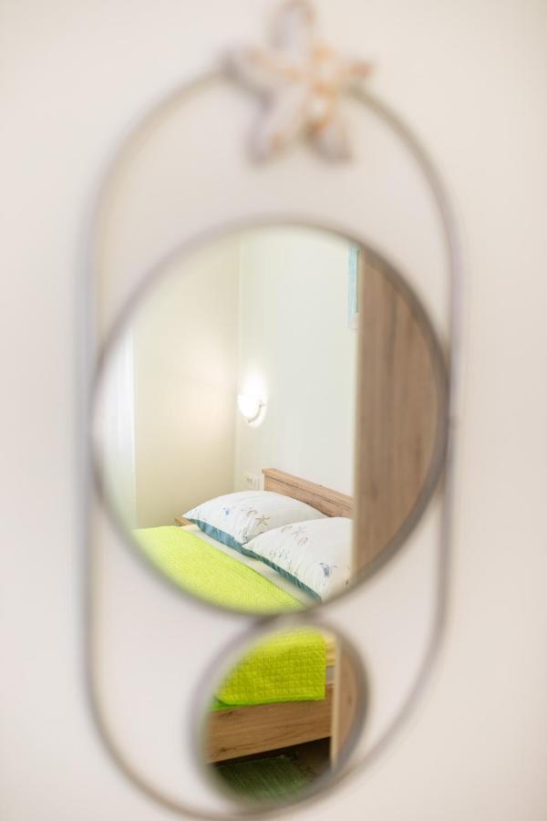 Apartman Ivona U Prizemlju Малинска Экстерьер фото