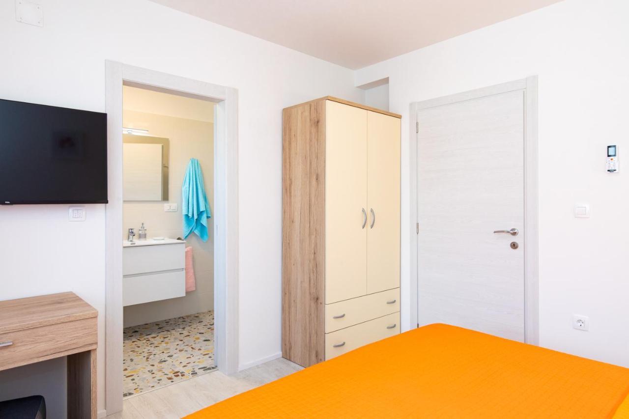 Apartman Ivona U Prizemlju Малинска Экстерьер фото